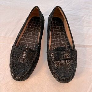 Vionic Black Embossed Croc Metallic Loafers Size 7.5